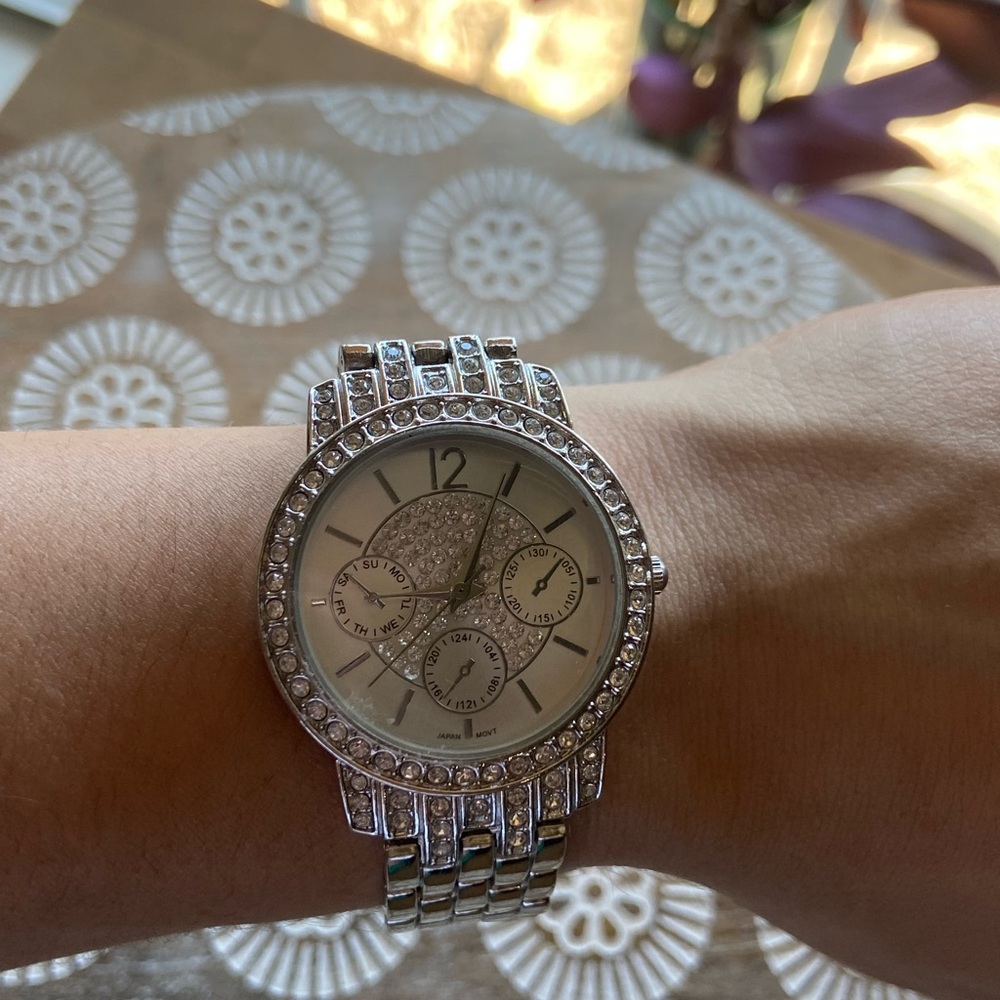 Vintage rhinestone ladies Silvertone watch